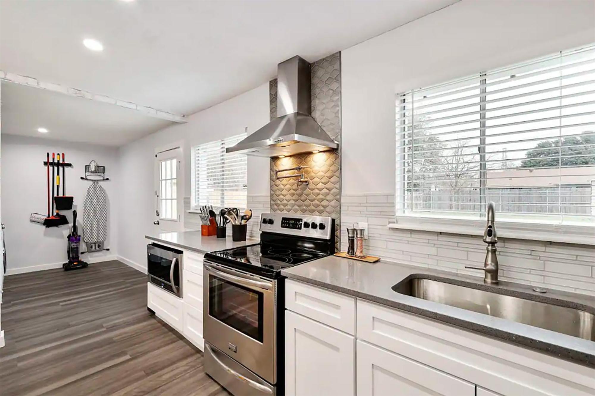Upscale 3Br 2Ba Cozy Holiday Home With Pool & Grill North Richland Hills Bagian luar foto